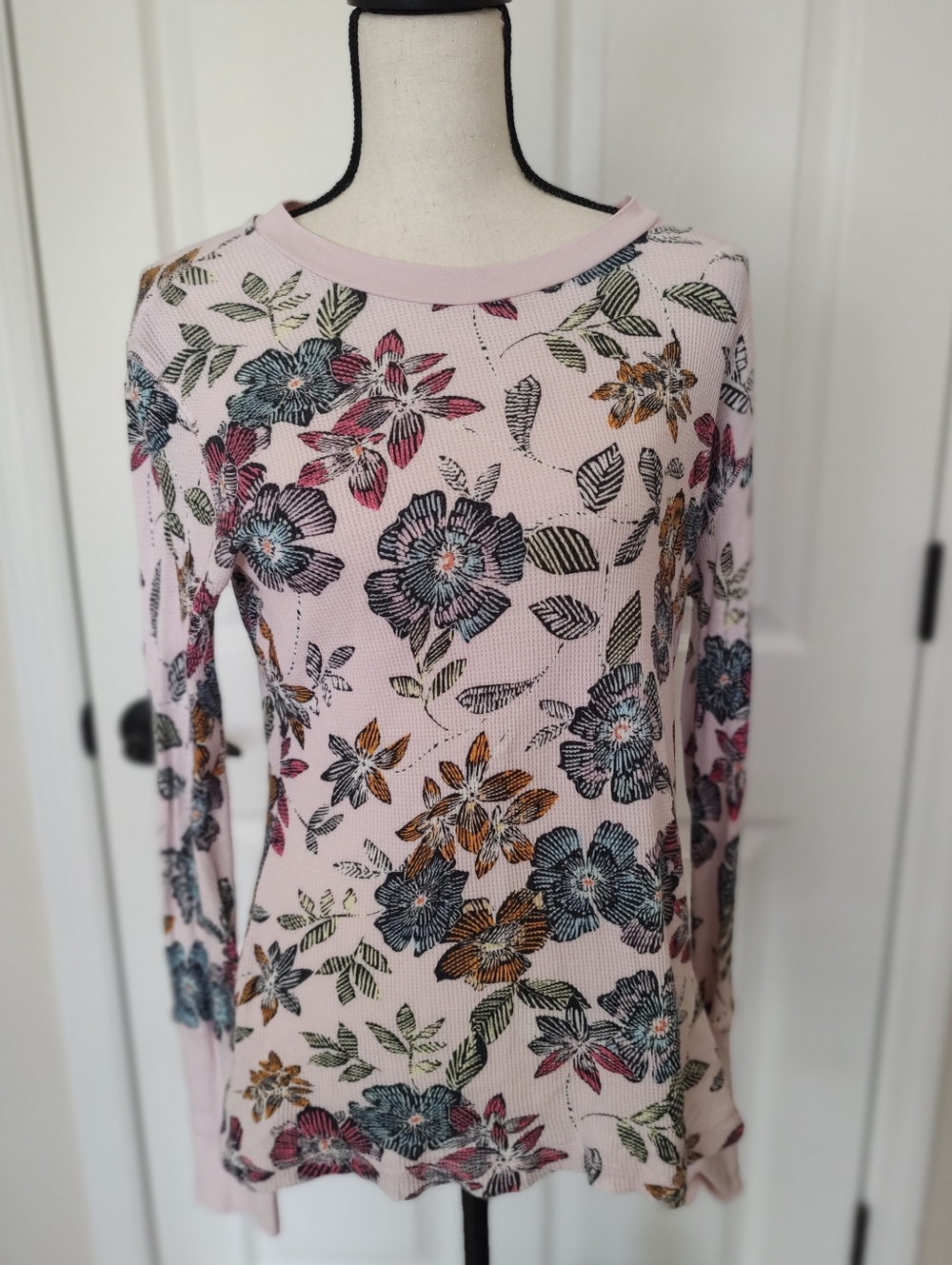 Sundance Pink Floral Waffle Knit Thermal Velvet Button Cuff Top M